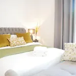 Ξενοδοχείο με διαμερίσματα The Barn In The Courtyard, 3 - Bed, Sleeps 5, Pets Welcome *