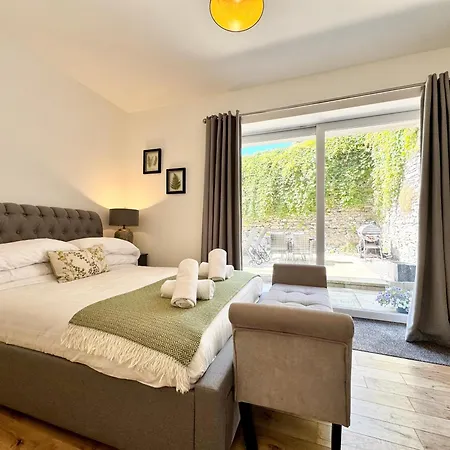 The Barn In The Courtyard, 3 - Bed, Sleeps 5, Pets Welcome