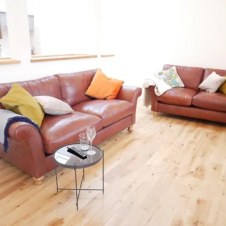 The Barn In The Courtyard, 3 - Bed, Sleeps 5, Pets Welcome アパートホテル *