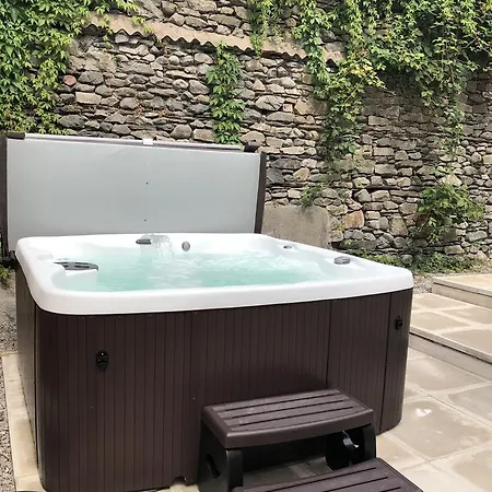 The Barn In The Courtyard, 3 - Bed, Sleeps 5, Pets Welcome *