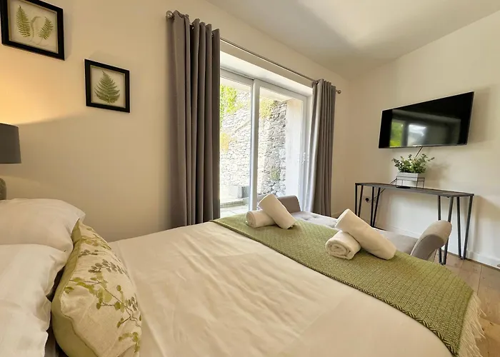 Apart-hotel The Barn In The Courtyard, 3 - Bed, Sleeps 5, Pets Welcome Ulverston