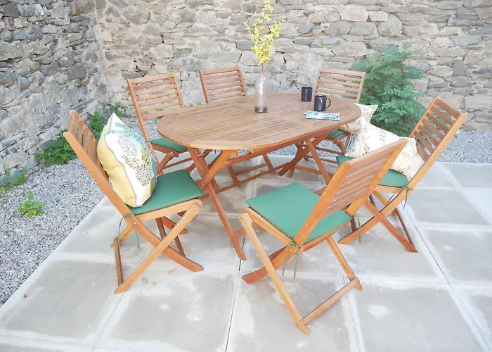 Apart-hotel The Barn In The Courtyard, 3 - Bed, Sleeps 5, Pets Welcome Ulverston