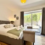 The Barn In The Courtyard, 3 - Bed, Sleeps 5, Pets Welcome