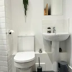 The Barn In The Courtyard, 3 - Bed, Sleeps 5, Pets Welcome *