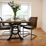 The Barn In The Courtyard, 3 - Bed, Sleeps 5, Pets Welcome Apart-hotel *