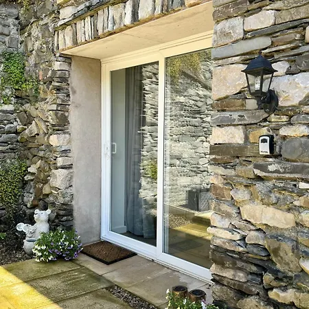 The Barn In The Courtyard, 3 - Bed, Sleeps 5, Pets Welcome Apart-hotel