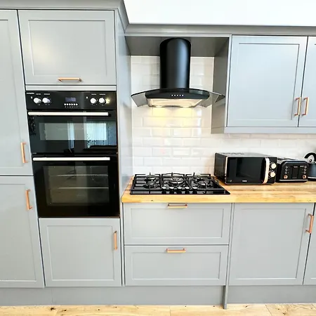 The Barn In The Courtyard, 3 - Bed, Sleeps 5, Pets Welcome Apart-hotel *