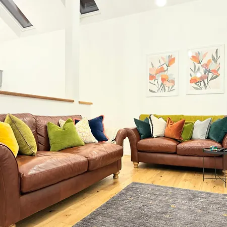 Apart-hotel The Barn In The Courtyard, 3 - Bed, Sleeps 5, Pets Welcome