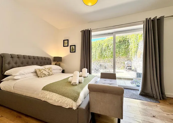 The Barn In The Courtyard, 3 - Bed, Sleeps 5, Pets Welcome